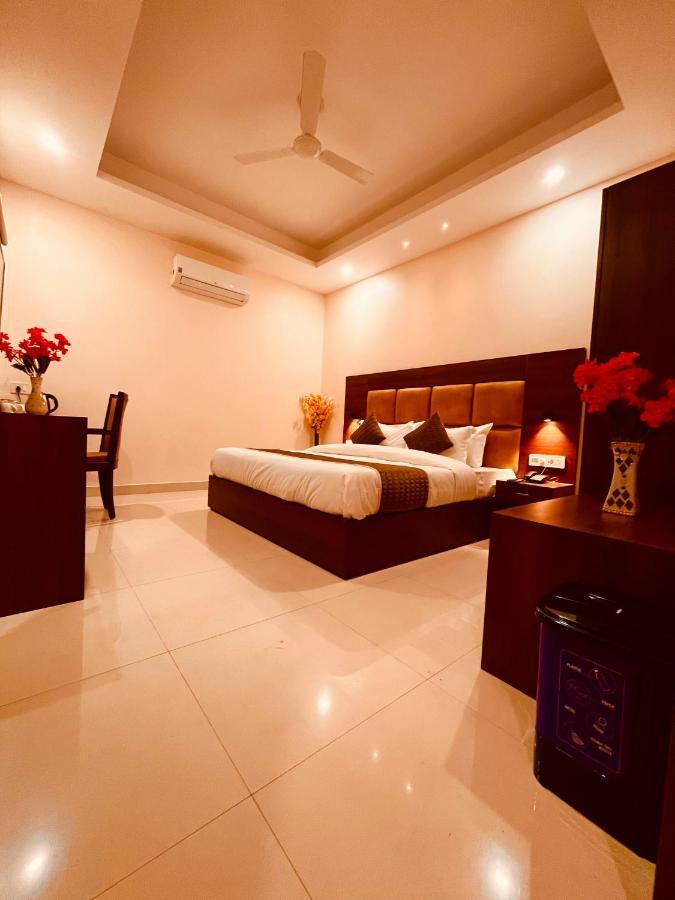 Hotel The Pacific Grand, Haridwar Exterior photo