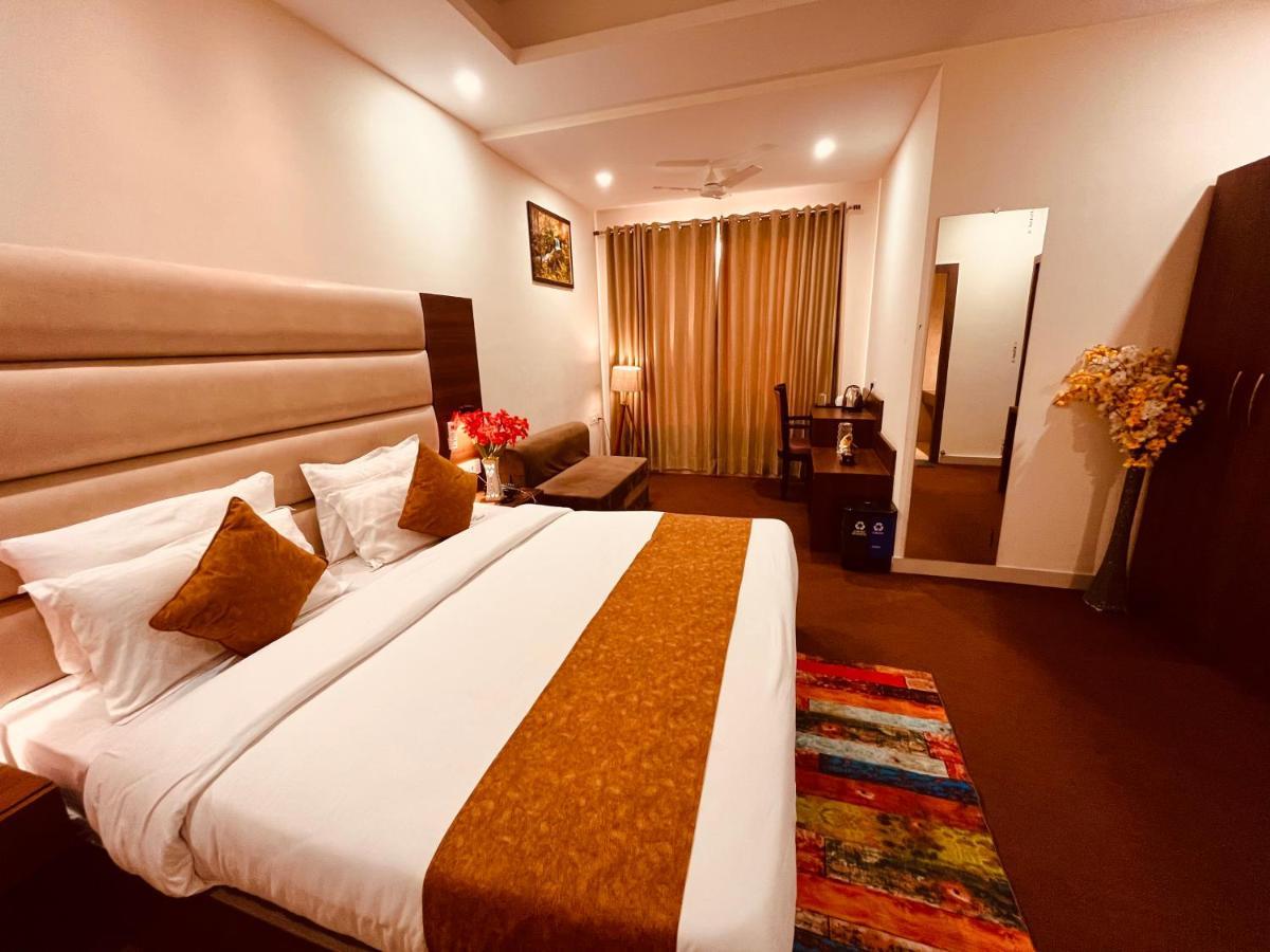 Hotel The Pacific Grand, Haridwar Exterior photo