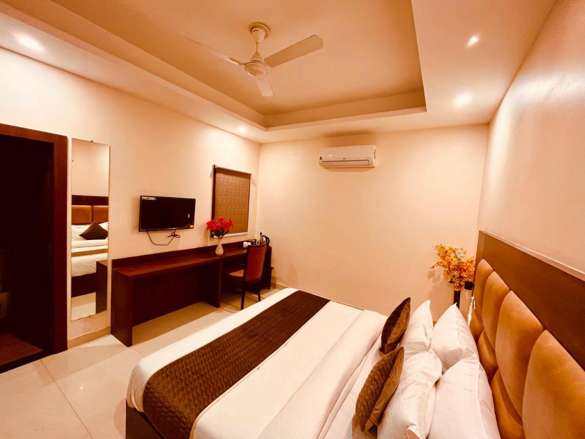 Hotel The Pacific Grand, Haridwar Exterior photo